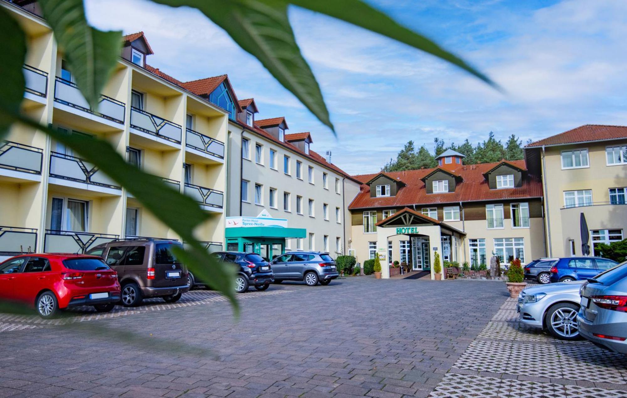Ferien Hotel Spree-Neisse Neuhausen  Ngoại thất bức ảnh