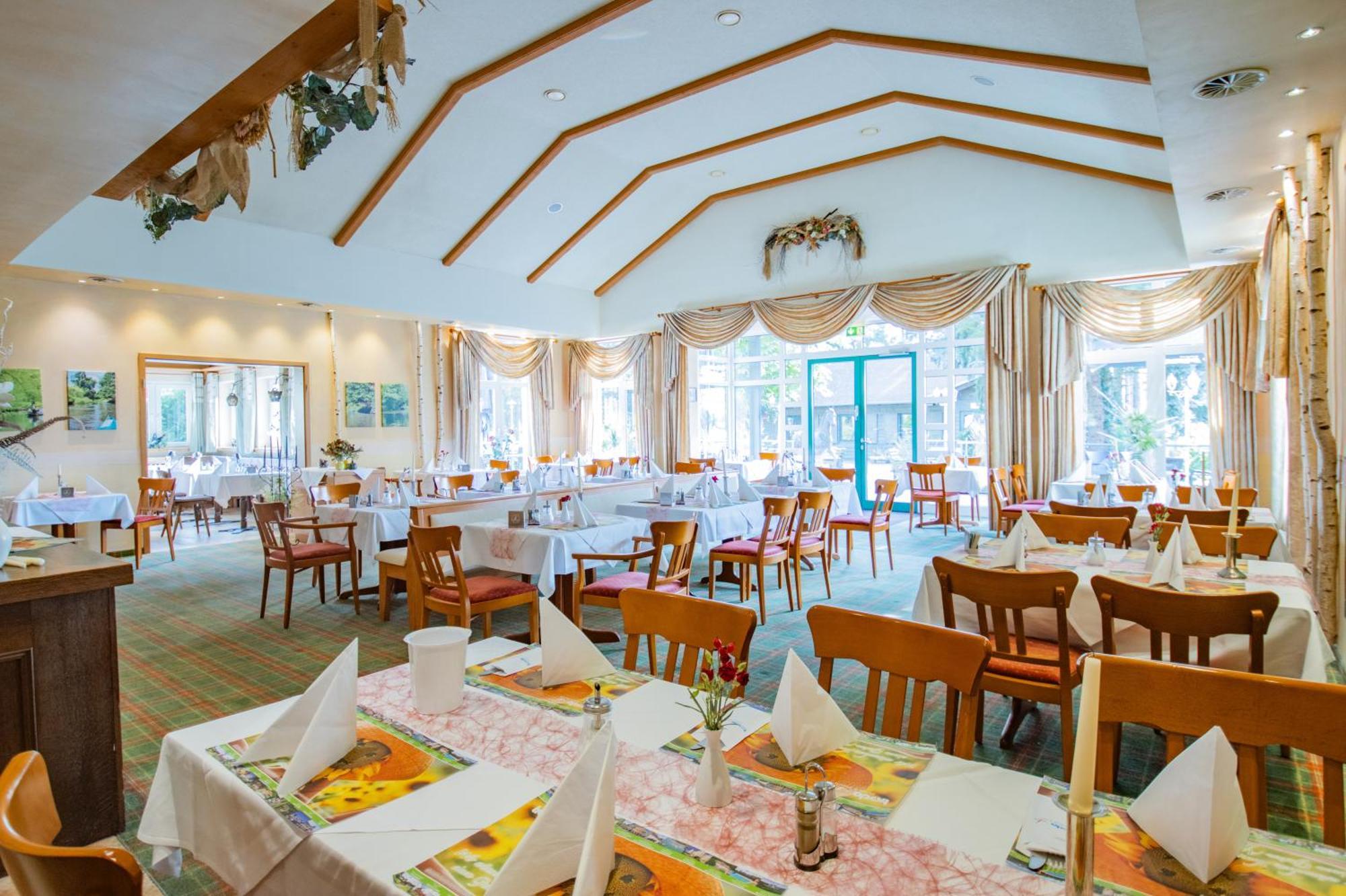 Ferien Hotel Spree-Neisse Neuhausen  Ngoại thất bức ảnh
