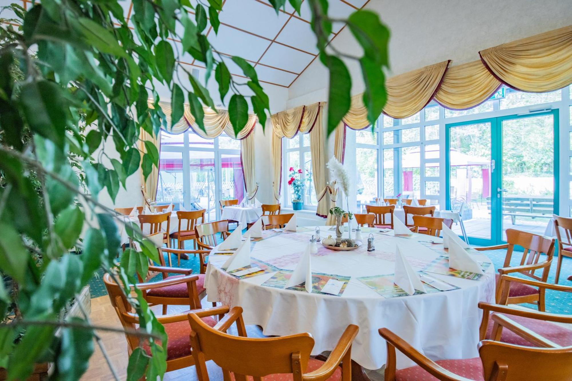 Ferien Hotel Spree-Neisse Neuhausen  Ngoại thất bức ảnh